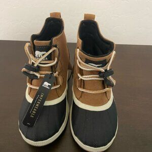Sorel Youth Out N About Classic Waterproof Boots big kid 3 unisex NWOB